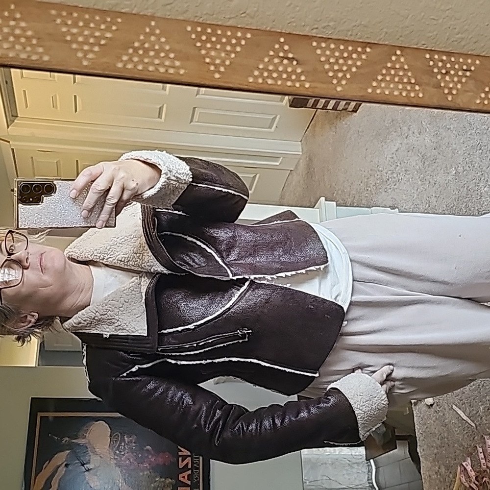 STUNNING RYU brown shearling crop bomber jacket